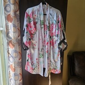 Secret Treasures Floral Robe With Lace Details